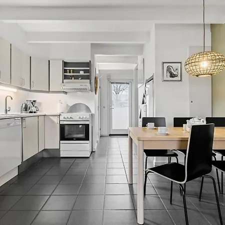 2 Bedroom Awesome In